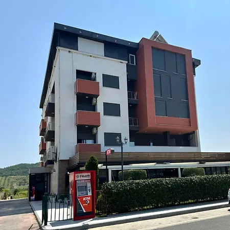 Fishland Seaside Apartments Hotel *