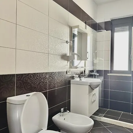 Fishland Seaside Apartments Hotel Plazhi San Pietro