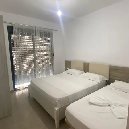 Hotel Fish Land Plazhi San Pietro