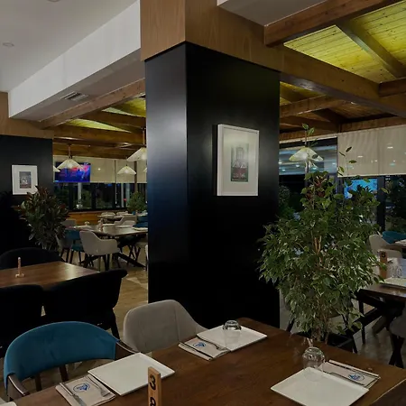 Fish Land Hotel