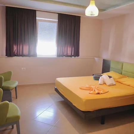 Hotel Fish Land *