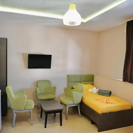Fish Land Hotel *