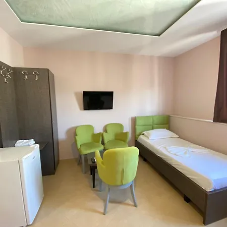 Fish Land Hotel *