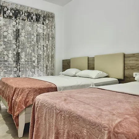 Fishland Seaside Apartments Hotel *